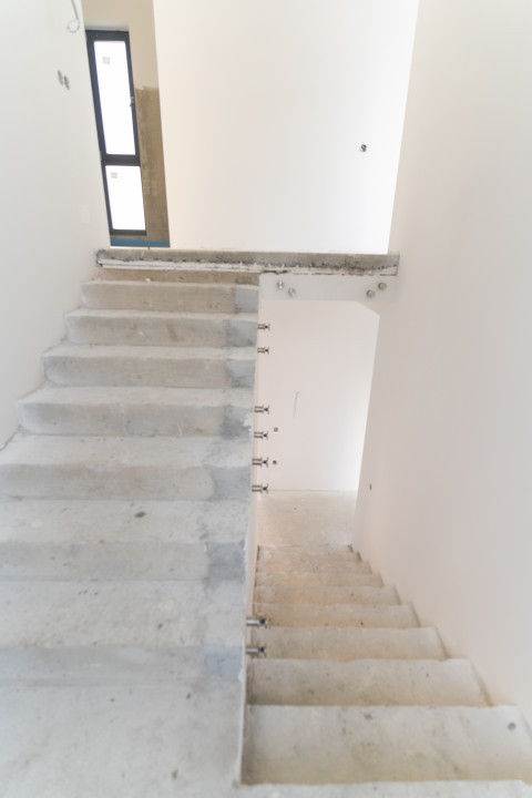Casa tip duplex intr-o zona rezidentiala de case din zona Campului