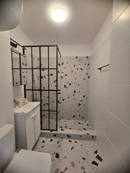 Apartament 2 camere | renovat compet  | balcon cu vedere Parc Circului