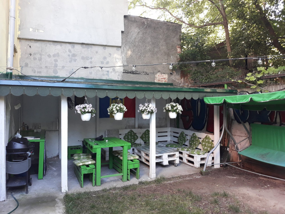 Apartament 3 camere în vilă, cu grădină 150 mp– zona Pache Protopopes