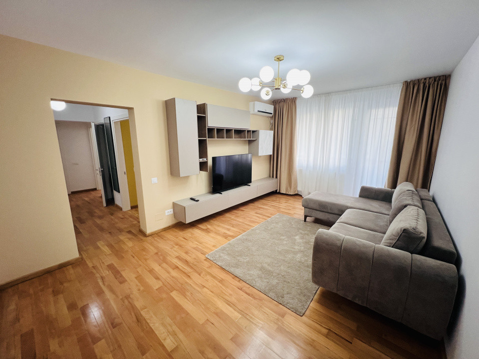Apartament 3 camere, prima închiriere, centrala proprie . Zona Obor 