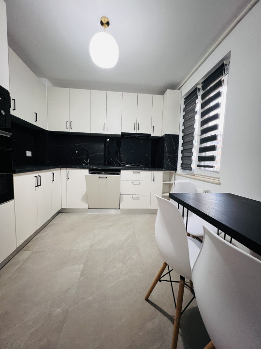 Apartament 3 camere, prima închiriere, centrala proprie . Zona Obor 