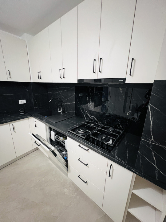 Apartament 3 camere, prima închiriere, centrala proprie . Zona Obor 