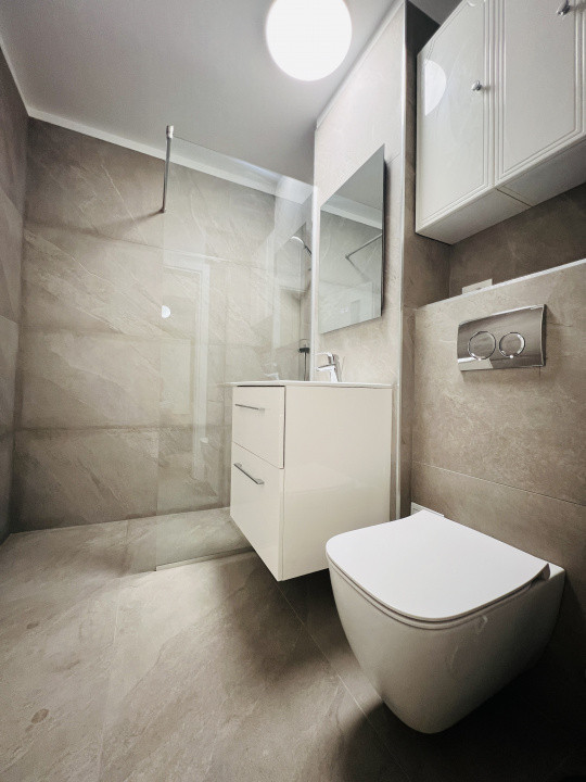 Apartament 3 camere, prima închiriere, centrala proprie . Zona Obor 