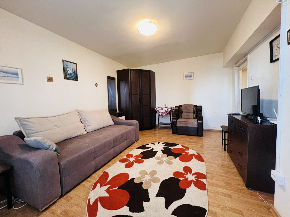 Garsonieră decomandată cu centrala proprie si AC- Zona Carol 