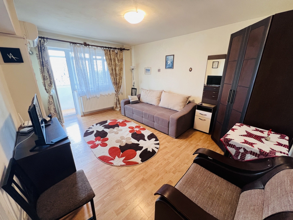 Garsonieră decomandată cu centrala proprie si AC- Zona Carol 