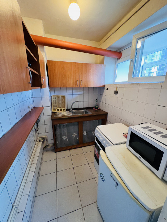 Garsonieră decomandată cu centrala proprie si AC- Zona Carol 