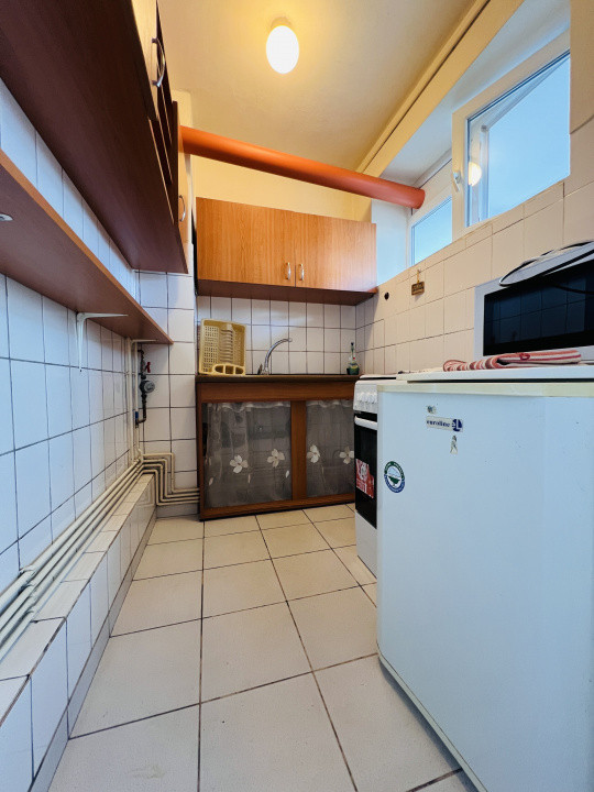 Garsonieră decomandată cu centrala proprie si AC- Zona Carol 