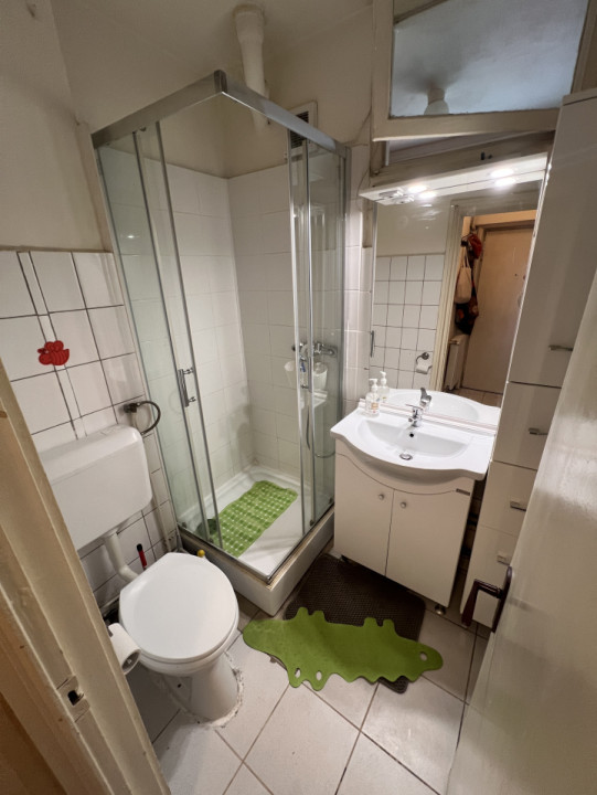 Garsonieră decomandată cu centrala proprie si AC- Zona Carol 