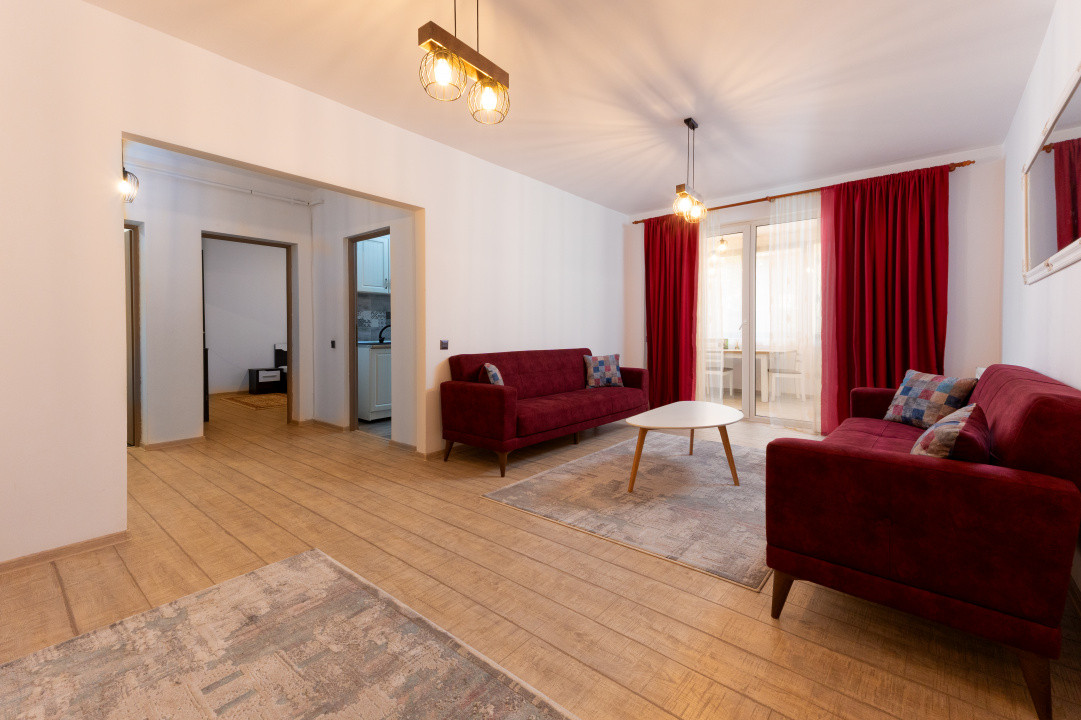 Apartament 3 camere, renovat complet, cu terasă, strada Porii