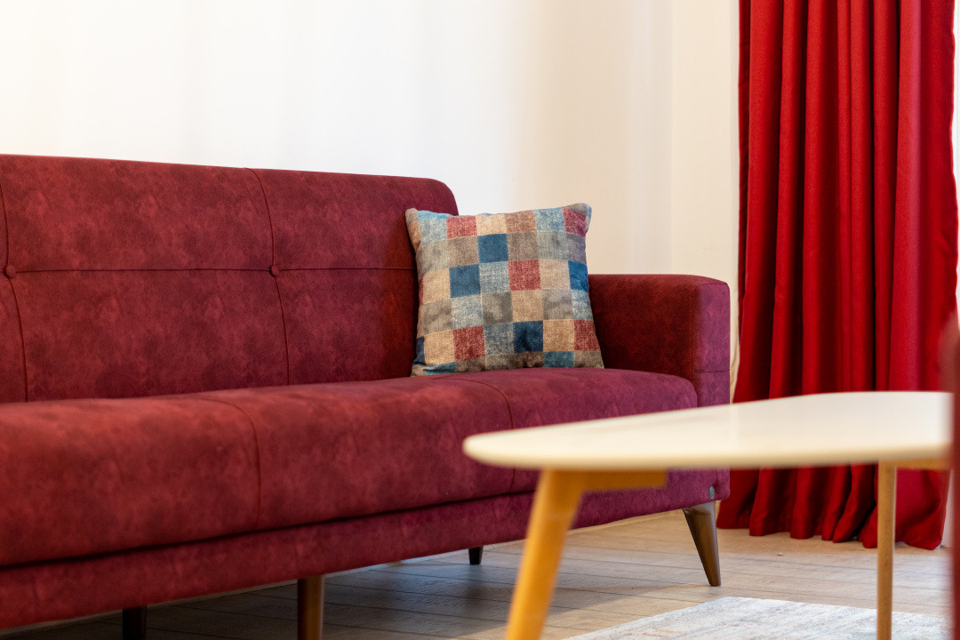 Apartament 3 camere, renovat complet, cu terasă, strada Porii