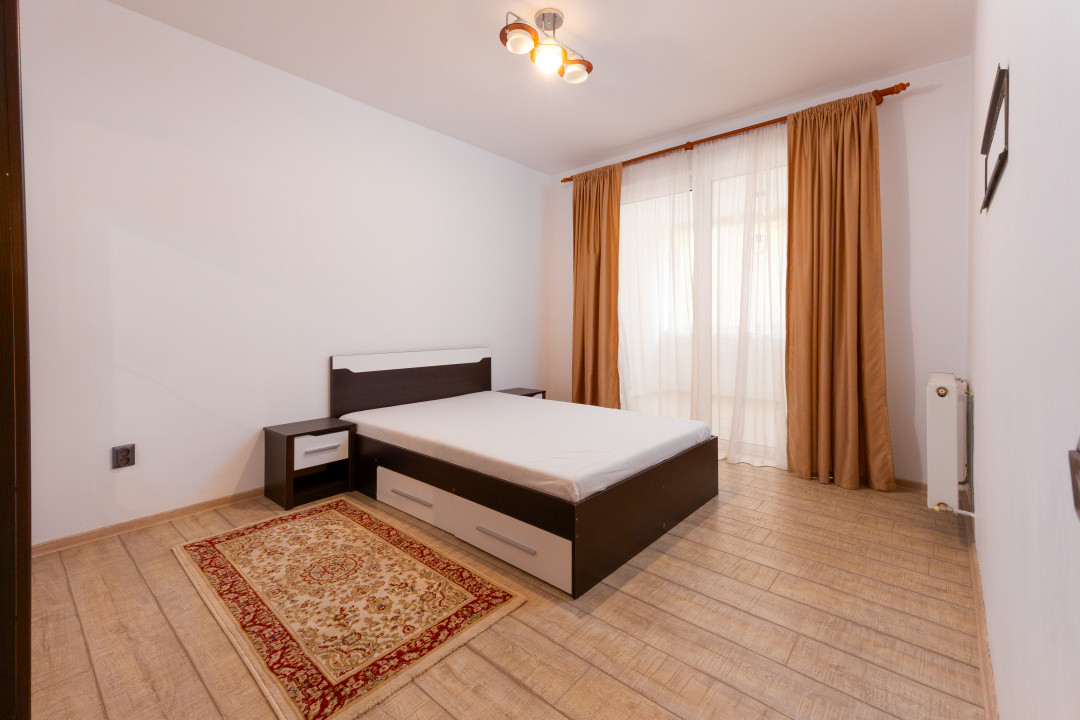 Apartament 3 camere, renovat complet, cu terasă, strada Porii