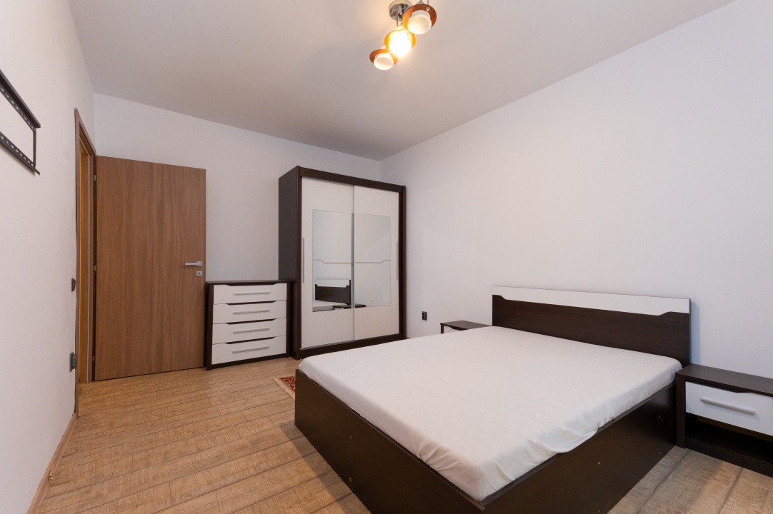 Apartament 3 camere, renovat complet, cu terasă, strada Porii