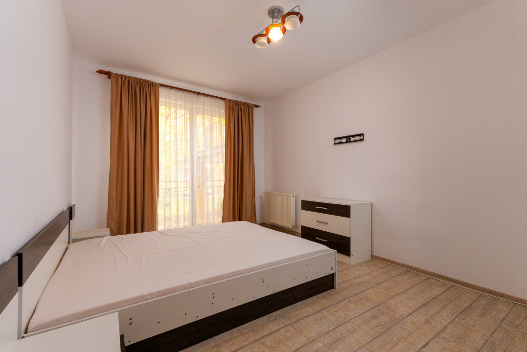 Apartament 3 camere, renovat complet, cu terasă, strada Porii