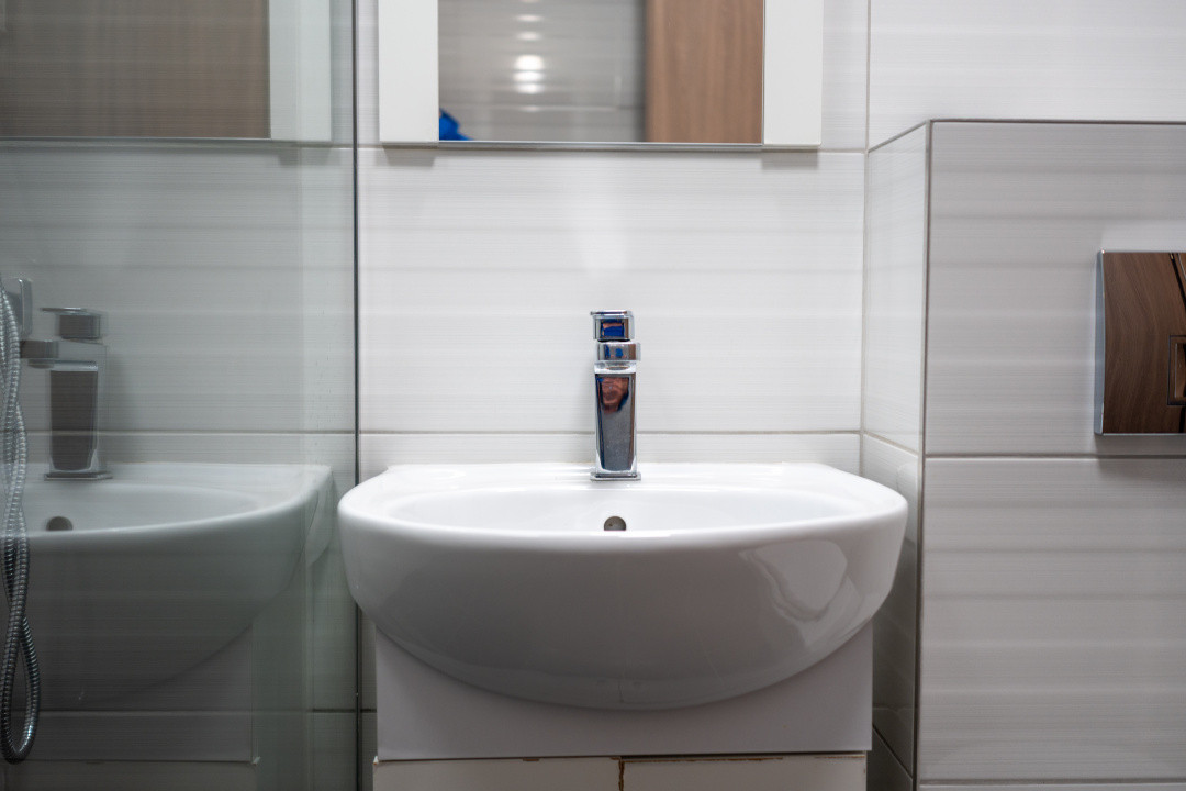 Apartament 3 camere, renovat complet, cu terasă, strada Porii