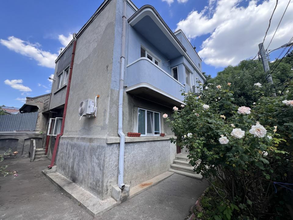 Apartament cu curte proprie in vila – Arena Națională | Prima închiriere  