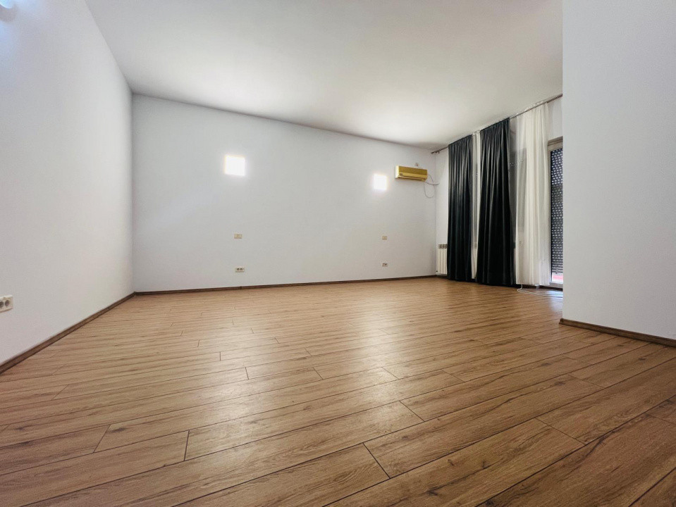 Casă spațioasă, ideal sediu de firma, Zona Parcul Circului. 