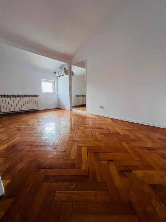 Casă spațioasă, ideal sediu de firma, Zona Parcul Circului. 