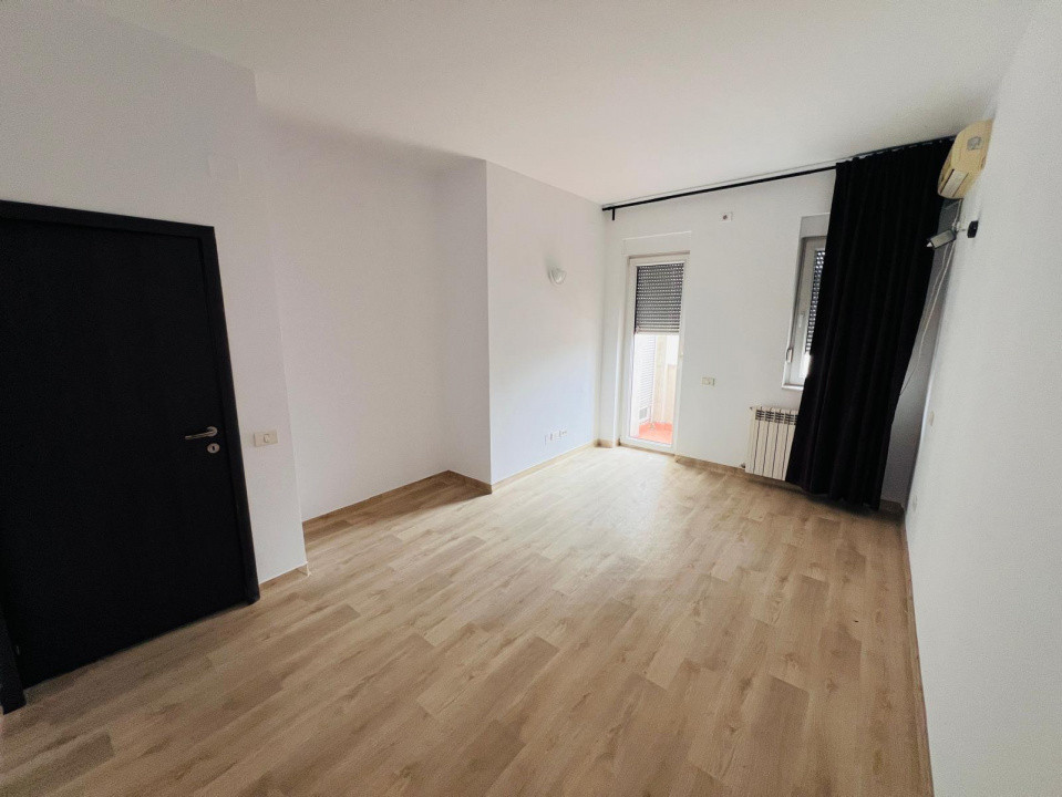 Casă spațioasă, ideal sediu de firma, Zona Parcul Circului. 