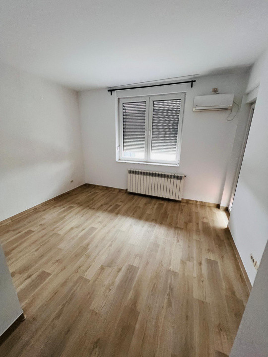 Casă spațioasă, ideal sediu de firma, Zona Parcul Circului. 