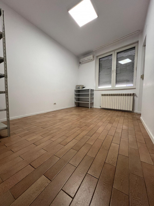 Casă spațioasă, ideal sediu de firma, Zona Parcul Circului. 