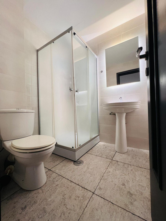 Casă spațioasă, ideal sediu de firma, Zona Parcul Circului. 