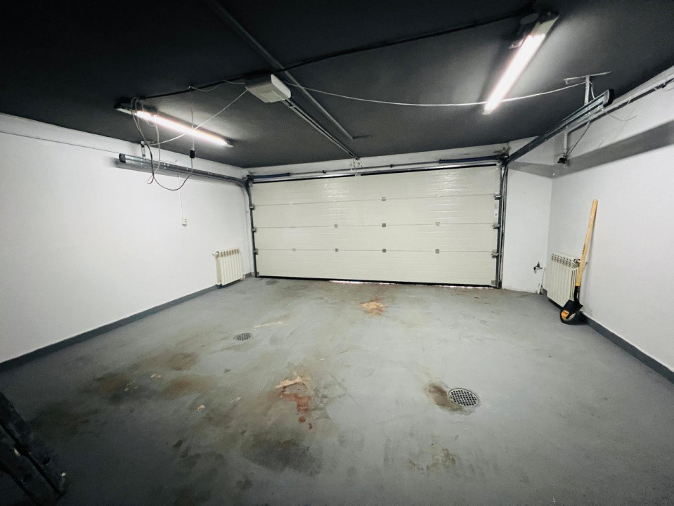 Casă spațioasă, ideal sediu de firma, Zona Parcul Circului. 