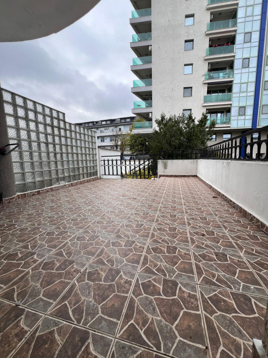 Casă spațioasă, ideal sediu de firma, Zona Parcul Circului. 