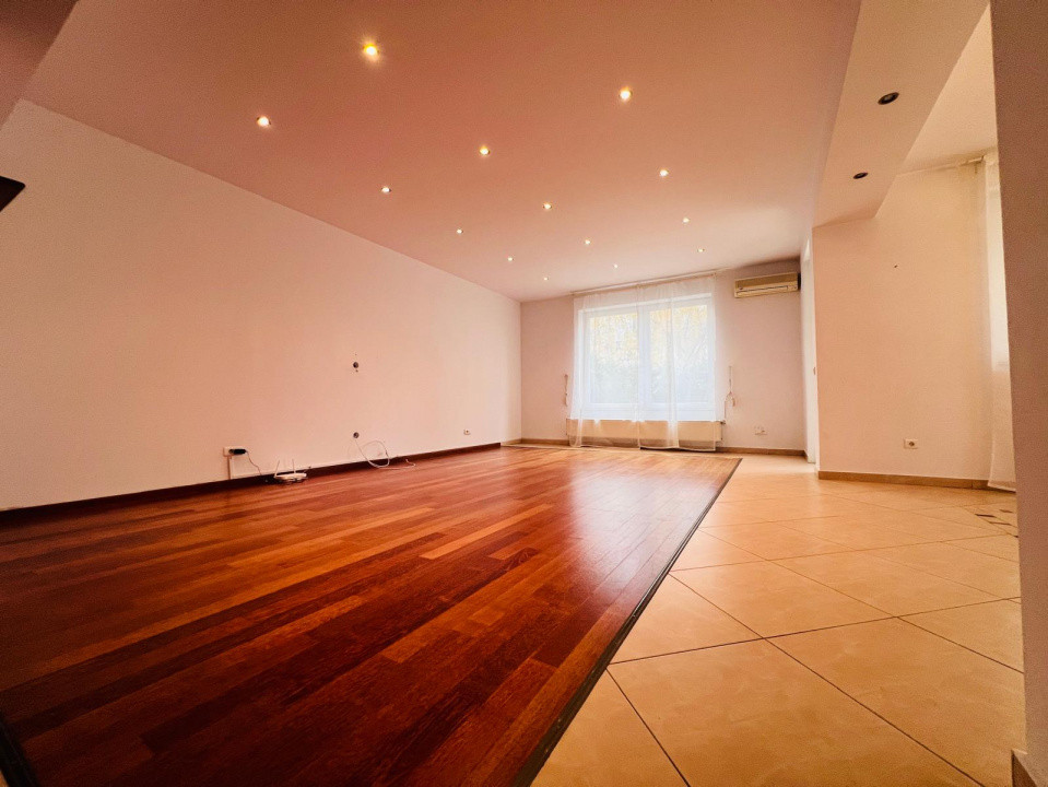 Casă de închiriat cu sauna si piscina in complexul  Grădinile Soarelui