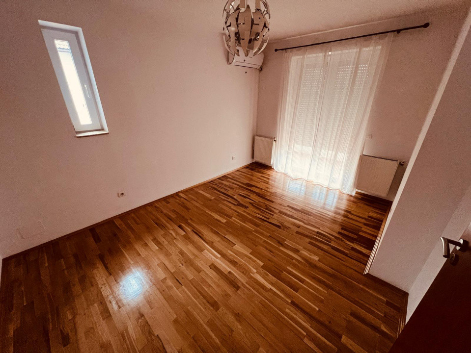 Casă de închiriat cu sauna si piscina in complexul  Grădinile Soarelui