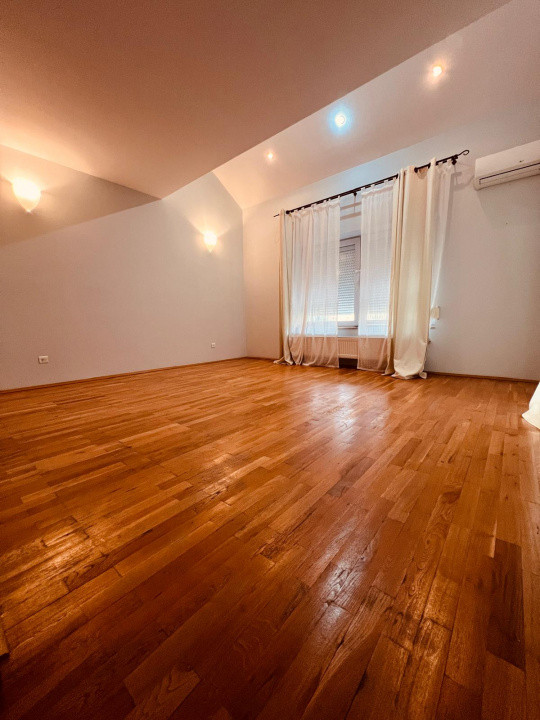 Casă de închiriat cu sauna si piscina in complexul  Grădinile Soarelui