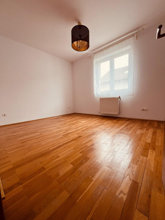 Casă de închiriat cu sauna si piscina in complexul  Grădinile Soarelui