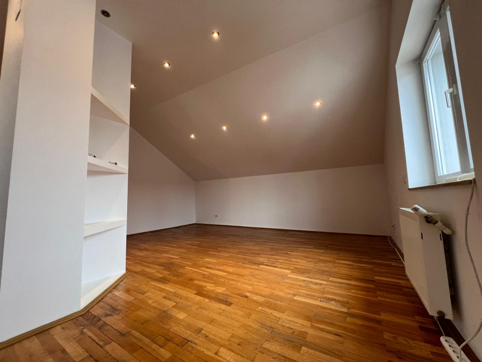 Casă de închiriat cu sauna si piscina in complexul  Grădinile Soarelui