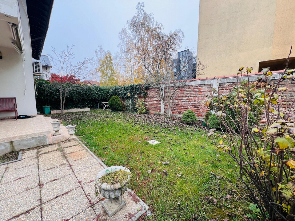 Casă de închiriat cu sauna si piscina in complexul  Grădinile Soarelui