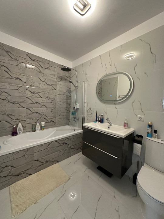 Apartament 2 camere, modern, loc de parcare, Zona Vivo