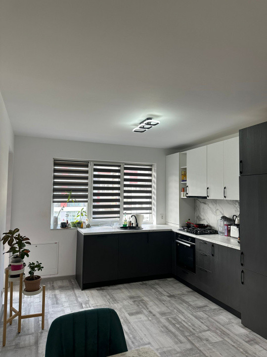 Apartament 2 camere, modern, loc de parcare, Zona Vivo