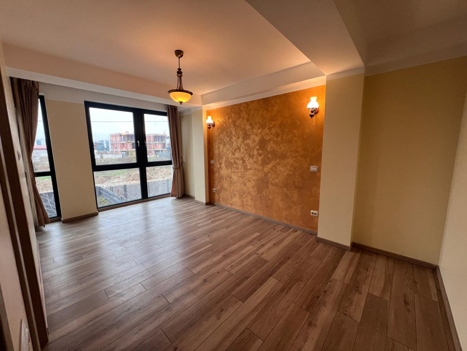 Casă intr-o zona rezidentiala, 130 mp utili, curte matură -Matei Millo 