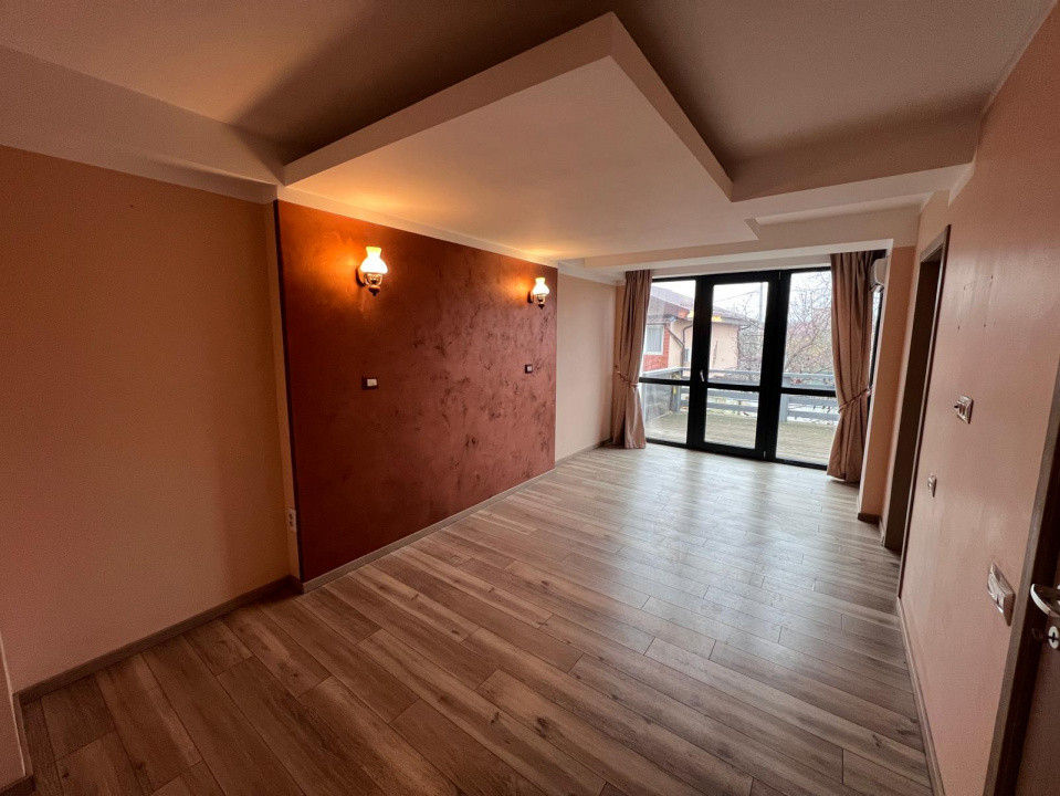 Casă intr-o zona rezidentiala, 130 mp utili, curte matură -Matei Millo 