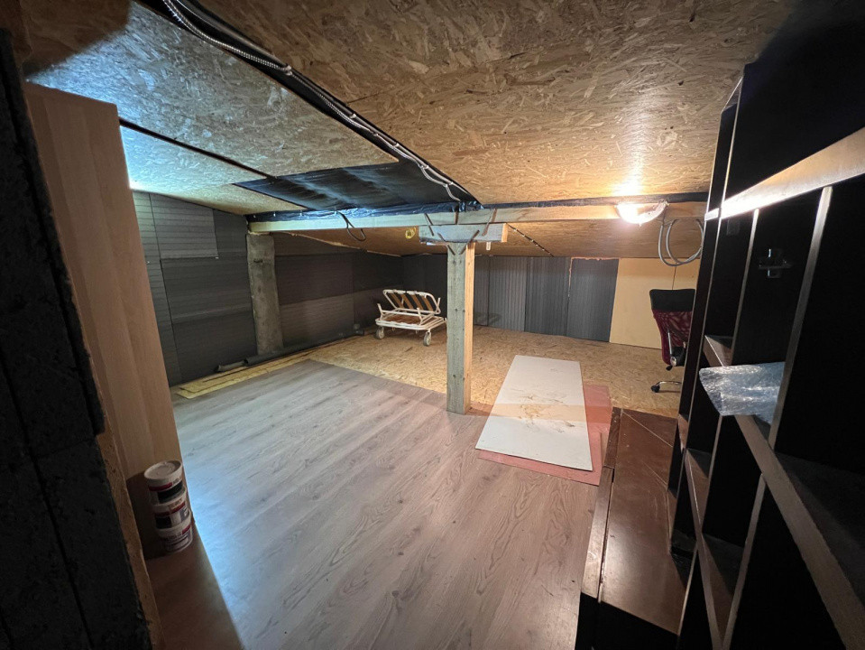 Casă intr-o zona rezidentiala, 130 mp utili, curte matură -Matei Millo 