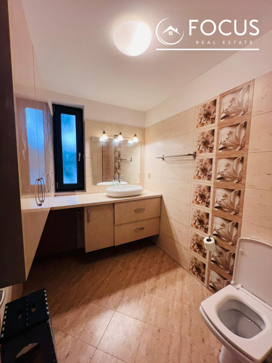 Casă intr-o zona rezidentiala, 130 mp utili, curte matură -Matei Millo 