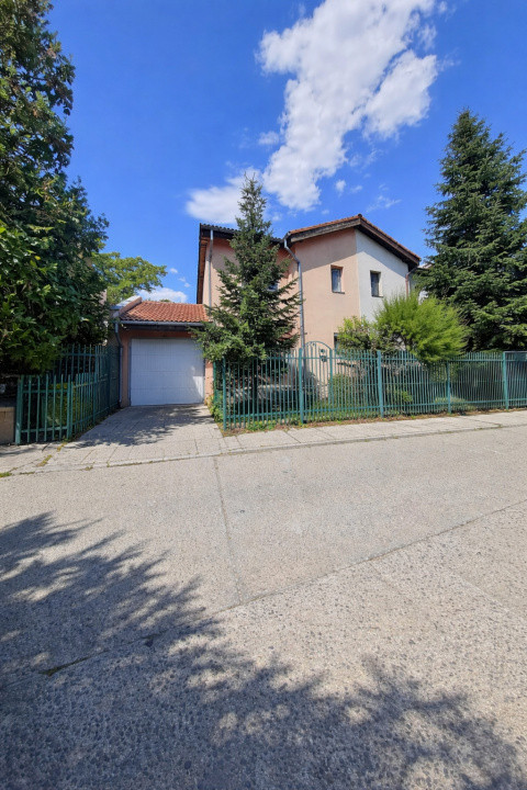 Casă în complex rezidential-privat, Pipera 