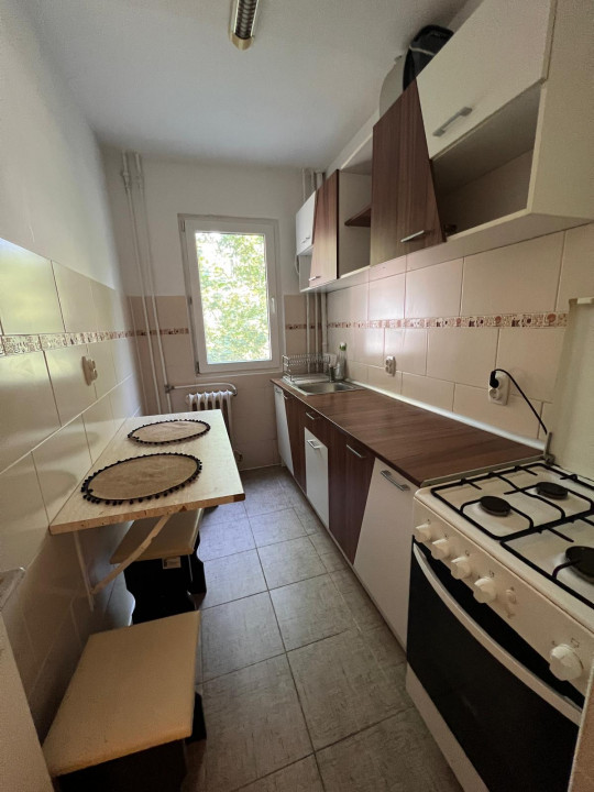 Apartament 2 camere, etaj intermediar, Zona Minerva