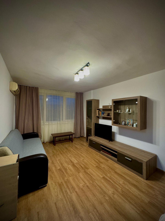 Apartament 3 camere de închiriat , Zona Obor