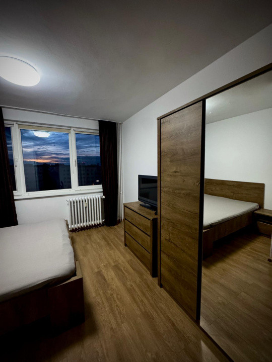 Apartament 3 camere de închiriat , Zona Obor