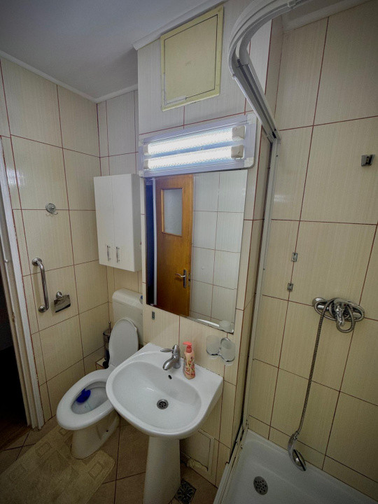 Apartament 3 camere de închiriat , Zona Obor