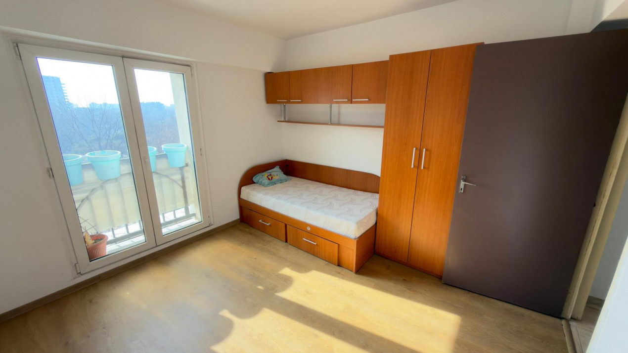 Apartament 3 camere, vedere spre Parcul Circului - Bulevardul Lacul Tei 