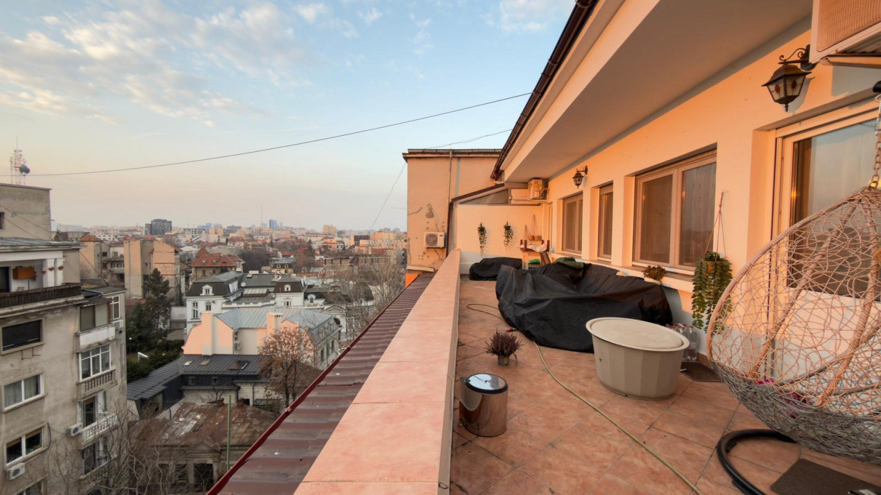 Apartament cu view PANORAMIC, 70mp-terasa 30mp - Universitate | Batistei | Carol