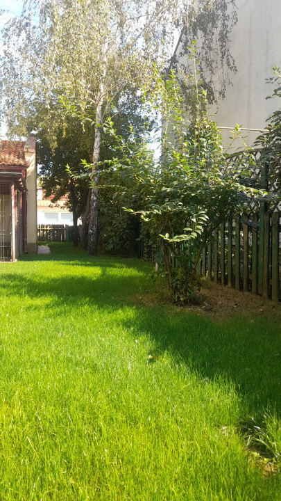 Vilă 4 camere | Cartier Azur | Garaj | Teren 375 mp | Grădină amenajată