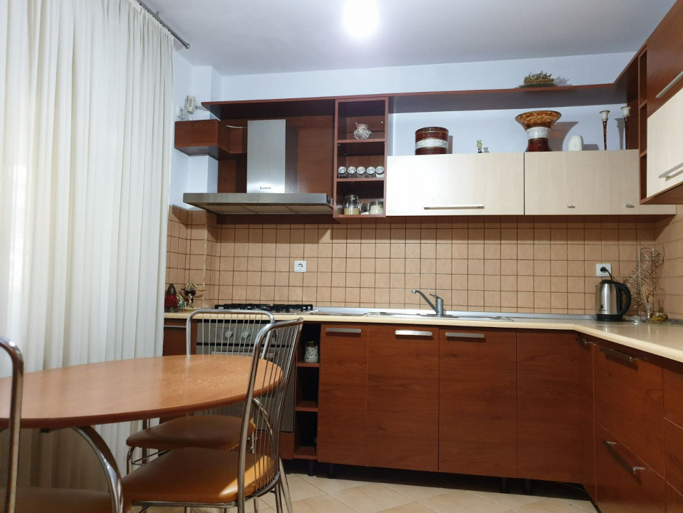 Vilă 4 camere | Cartier Azur | Garaj | Teren 375 mp | Grădină amenajată