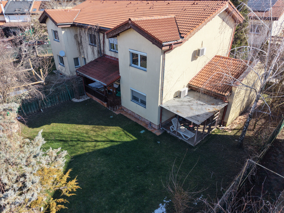 Vilă 4 camere | Cartier Azur | Garaj | Teren 375 mp | Grădină amenajată