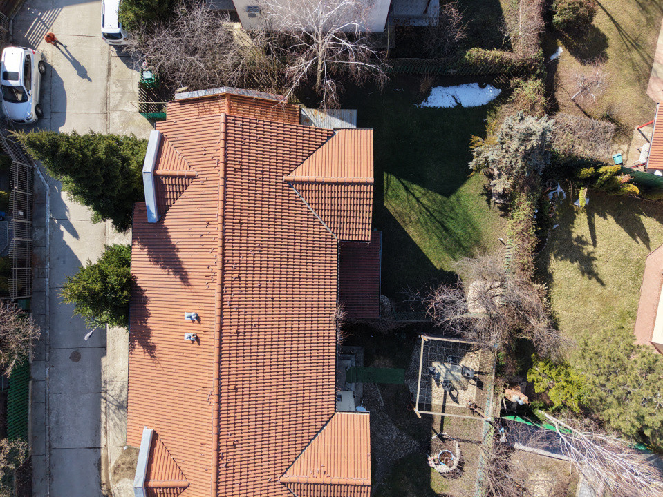 Vilă 4 camere | Cartier Azur | Garaj | Teren 375 mp | Grădină amenajată